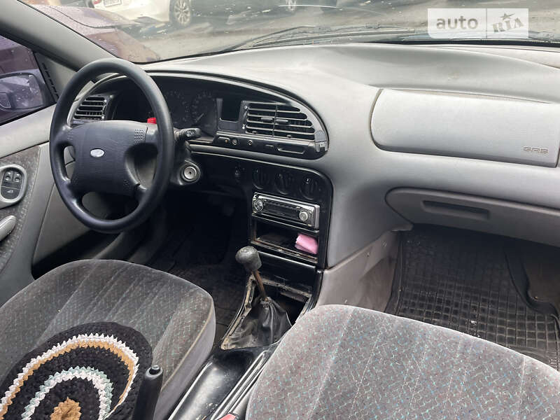 Лифтбек Ford Mondeo 1994 в Хмельницком