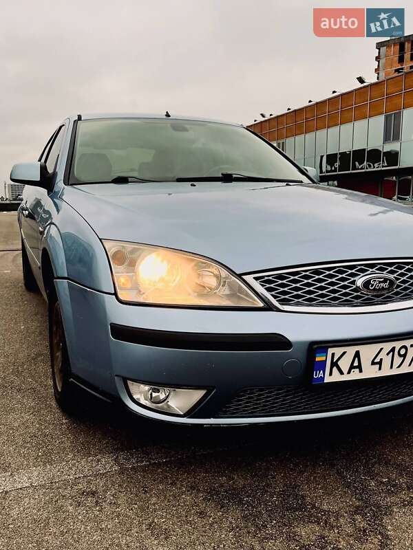 Лифтбек Ford Mondeo 2004 в Киеве