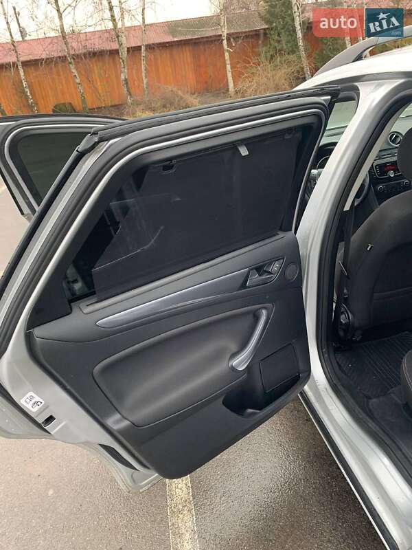Универсал Ford Mondeo 2011 в Ровно