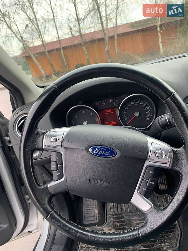 Универсал Ford Mondeo 2011 в Ровно
