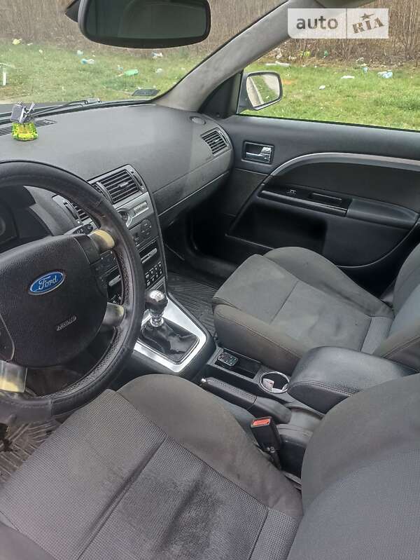 Лифтбек Ford Mondeo 2006 в Краматорске