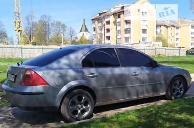 Седан Ford Mondeo 2003 в Долині