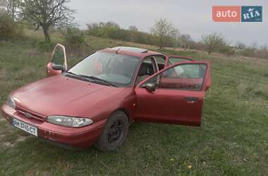 Седан Ford Mondeo 1993 в Деражне