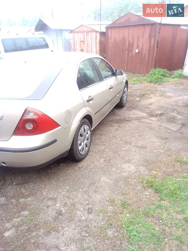 Седан Ford Mondeo 2005 в Сумах