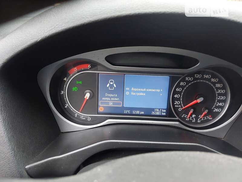 Седан Ford Mondeo 2010 в Рахове
