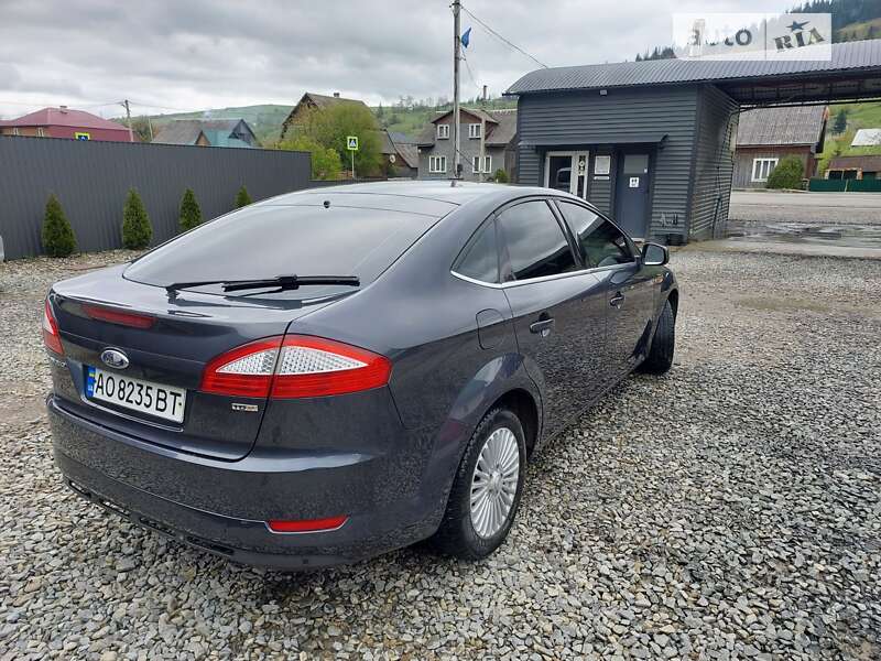 Седан Ford Mondeo 2010 в Рахове