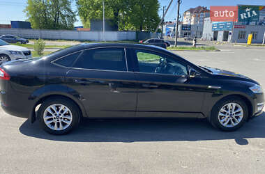 Седан Ford Mondeo 2012 в Буче