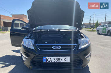 Седан Ford Mondeo 2012 в Буче