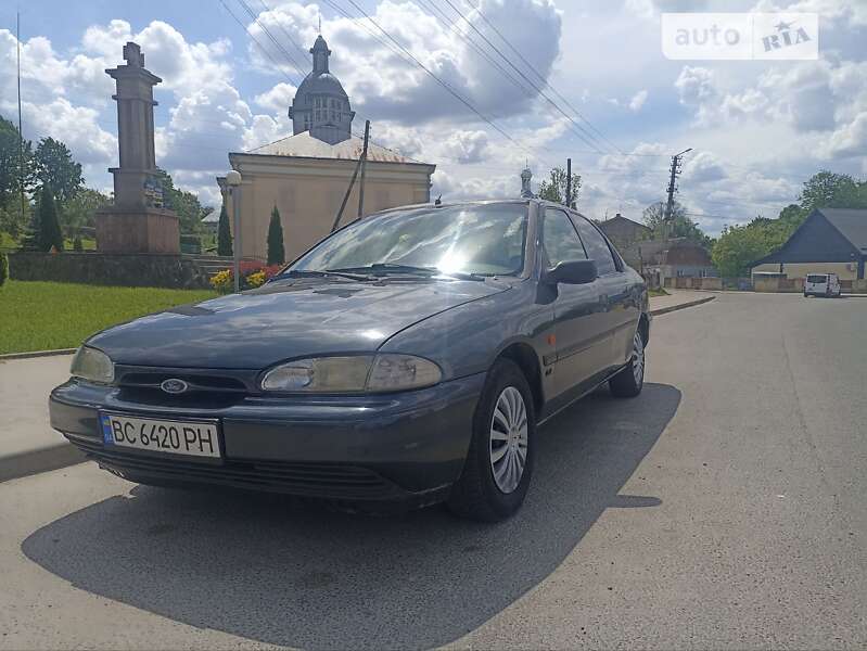 Лифтбек Ford Mondeo 1993 в Дрогобыче