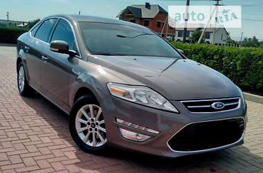 Седан Ford Mondeo 2012 в Хусті