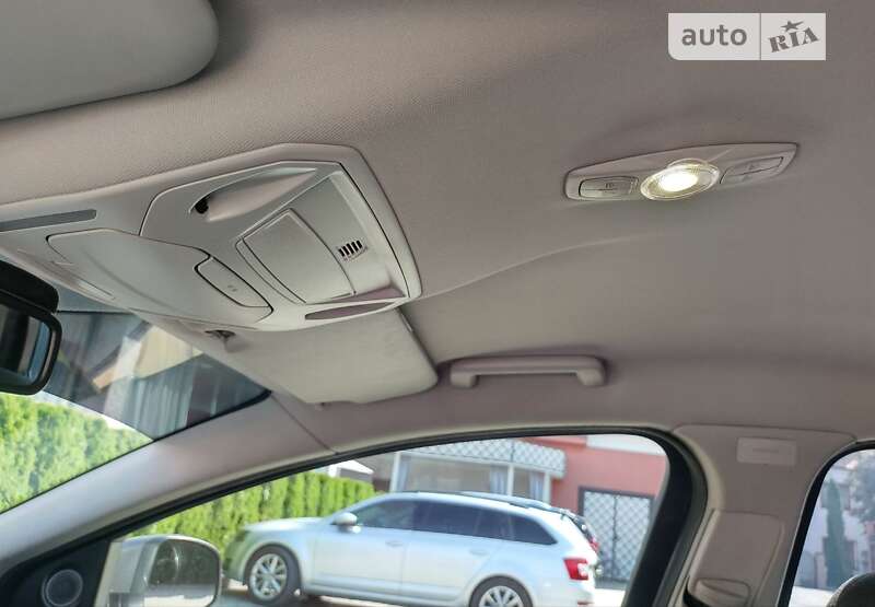 Седан Ford Mondeo 2012 в Хусте