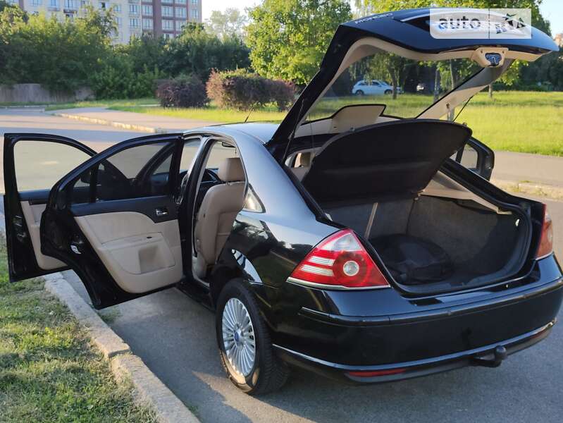 Лифтбек Ford Mondeo 2006 в Чернигове