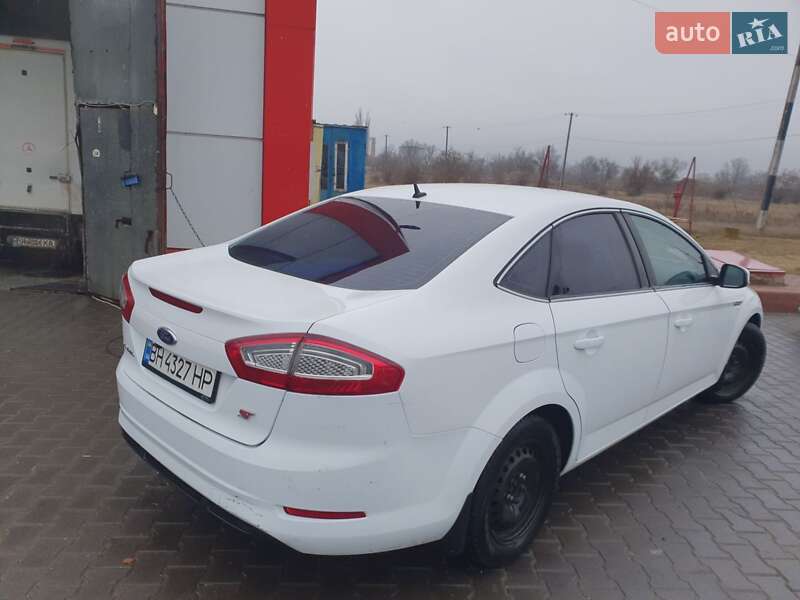Седан Ford Mondeo 2012 в Измаиле