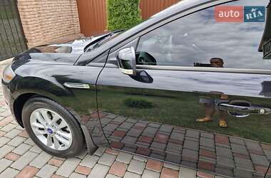Седан Ford Mondeo 2012 в 