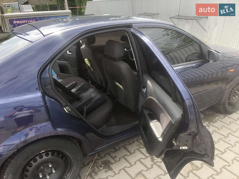 Лифтбек Ford Mondeo 2001 в Черновцах