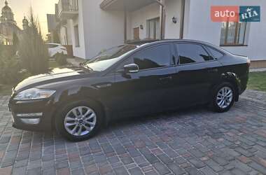 Седан Ford Mondeo 2012 в 