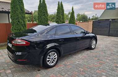 Седан Ford Mondeo 2012 в 