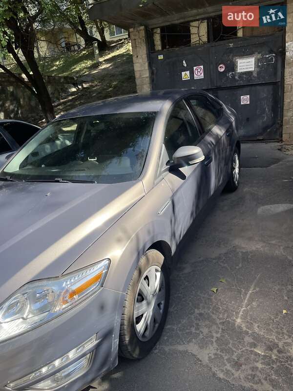 Седан Ford Mondeo 2013 в Києві