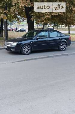 Седан Ford Mondeo 2004 в Киеве