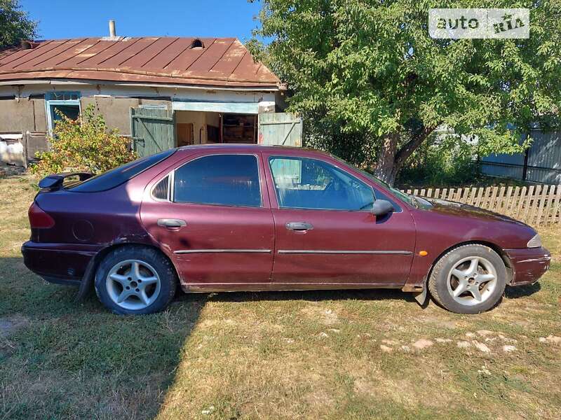 Ліфтбек Ford Mondeo 1995 в Гайсину