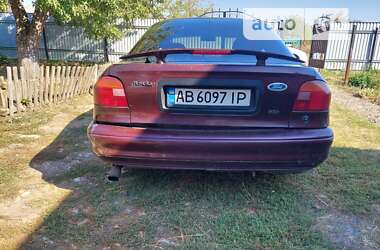 Лифтбек Ford Mondeo 1995 в Гайсине