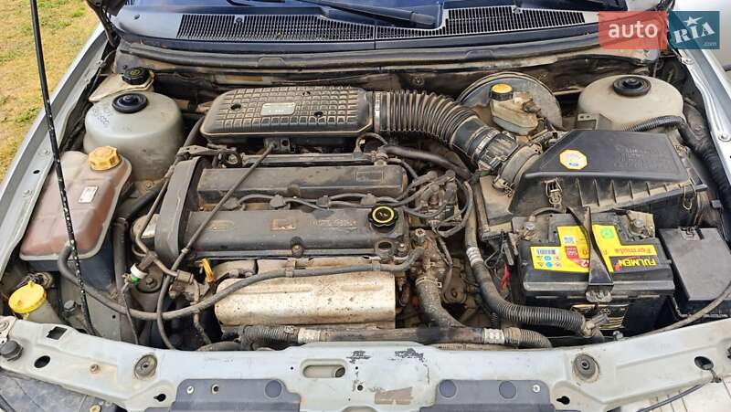 Седан Ford Mondeo 1998 в Долине