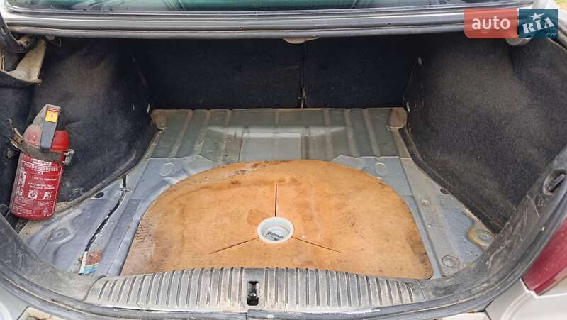 Седан Ford Mondeo 1998 в Долине