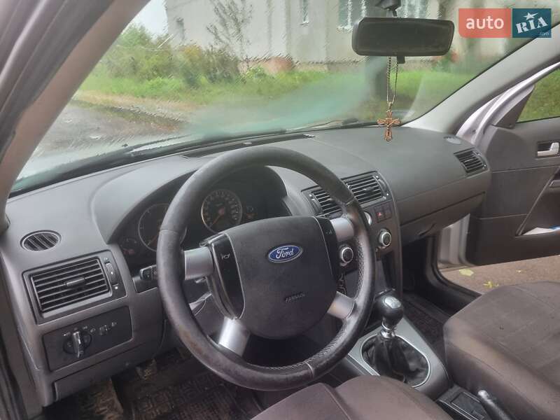 Лифтбек Ford Mondeo 2001 в Трускавце