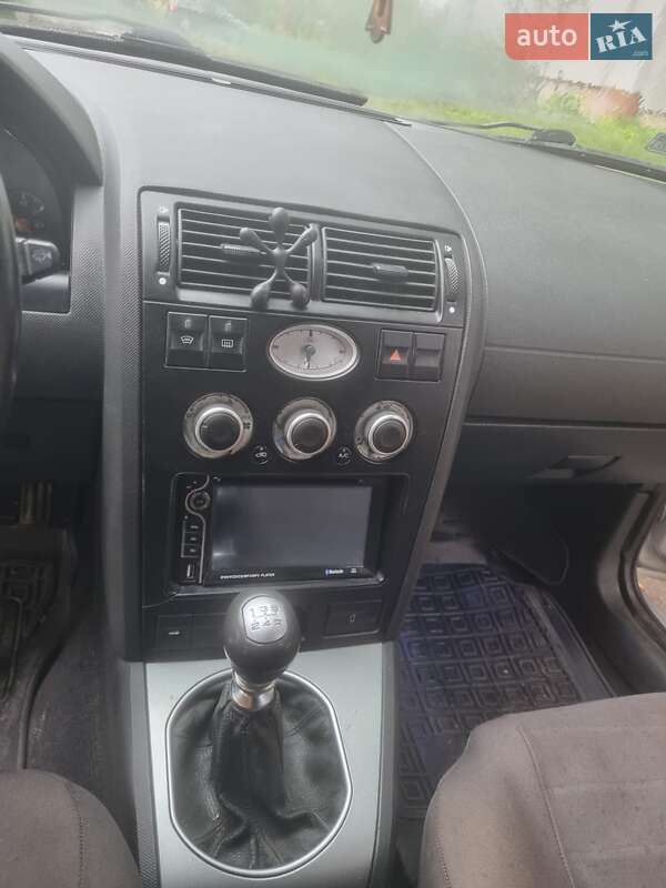 Лифтбек Ford Mondeo 2001 в Трускавце