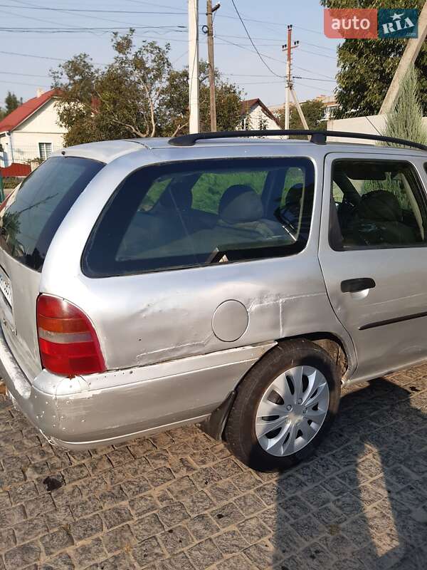 Універсал Ford Mondeo 1998 в Коростишеві