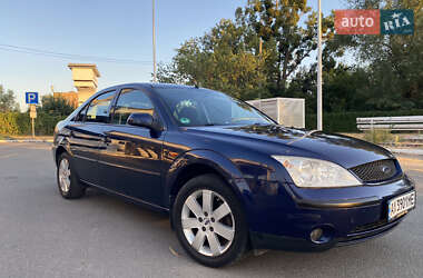 Лифтбек Ford Mondeo 2001 в 