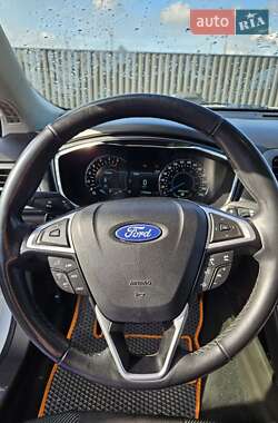 Лифтбек Ford Mondeo 2017 в 