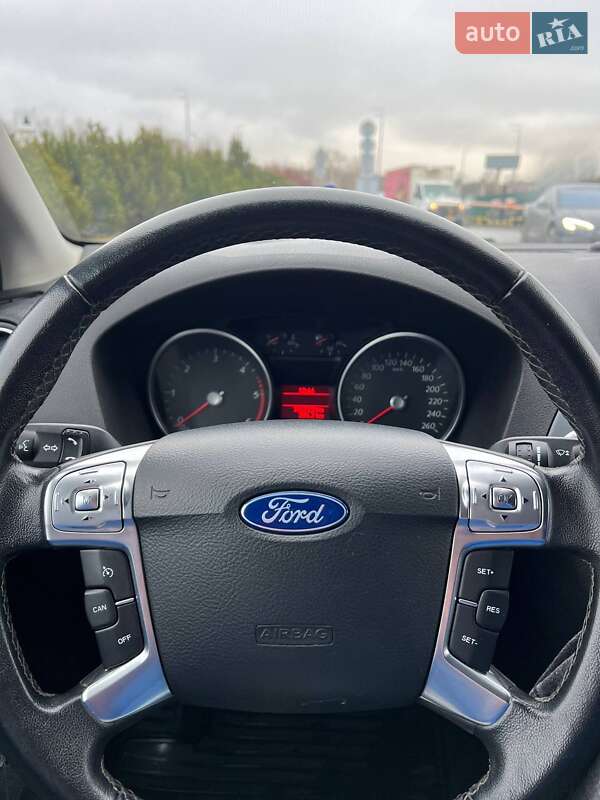 Лифтбек Ford Mondeo 2013 в Киеве