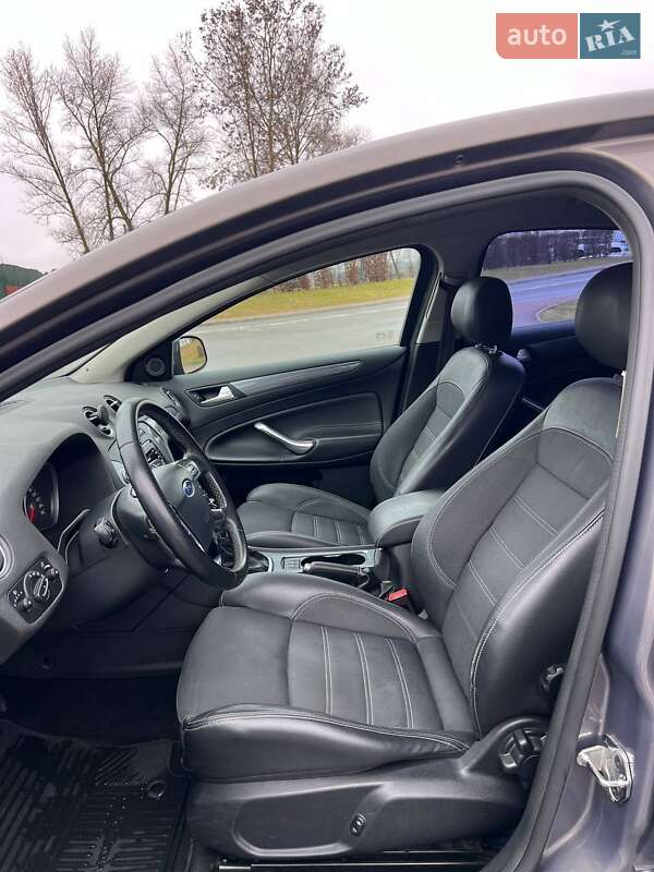 Лифтбек Ford Mondeo 2013 в Киеве