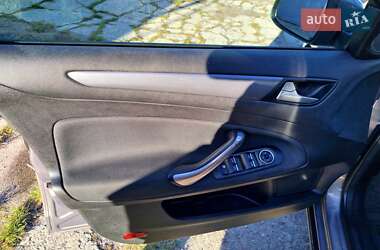 Седан Ford Mondeo 2012 в 
