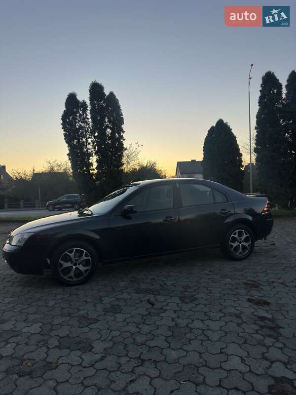 Седан Ford Mondeo 2005 в Дубні