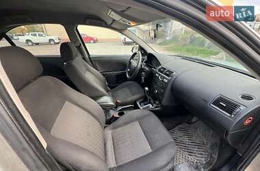 Лифтбек Ford Mondeo 2004 в 