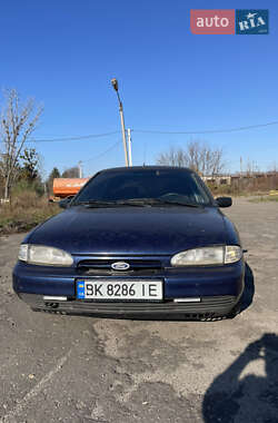 Ліфтбек Ford Mondeo 1994 в Луцьку