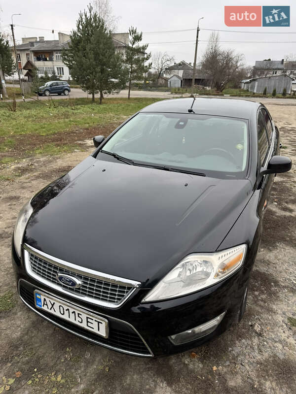 Седан Ford Mondeo 2010 в Золочеві