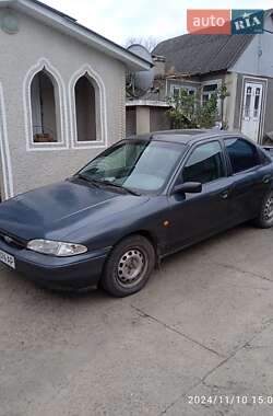 Седан Ford Mondeo 1993 в Кельменцях