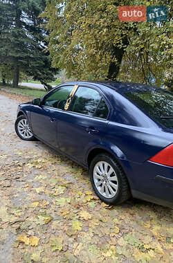 Ліфтбек Ford Mondeo 2004 в Микулинцях