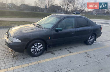 Лифтбек Ford Mondeo 1994 в Костополе