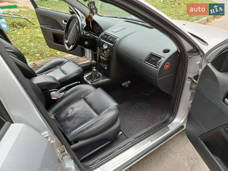 Универсал Ford Mondeo 2002 в Луцке