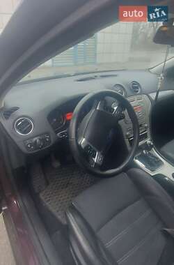 Седан Ford Mondeo 2010 в 