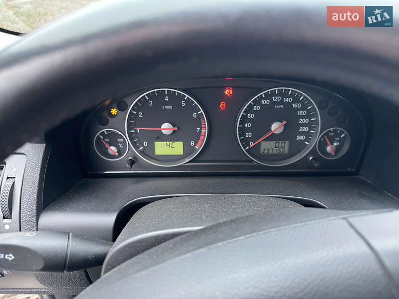 Седан Ford Mondeo 2004 в Кропивницком