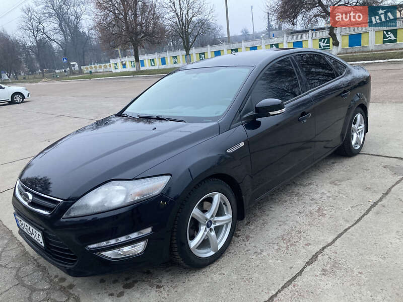 Седан Ford Mondeo 2010 в Варві