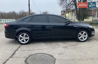 Седан Ford Mondeo 2010 в Варві