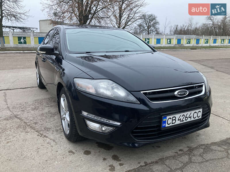 Седан Ford Mondeo 2010 в Варві