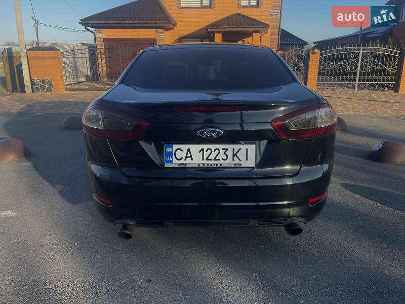 Седан Ford Mondeo 2012 в Шполе