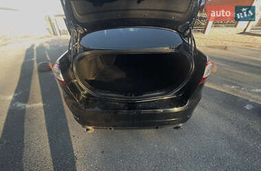 Седан Ford Mondeo 2012 в Шполе